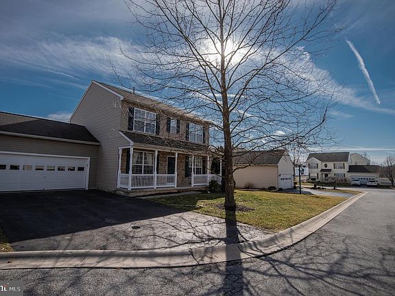 3rd image of 102 Jasmine Way