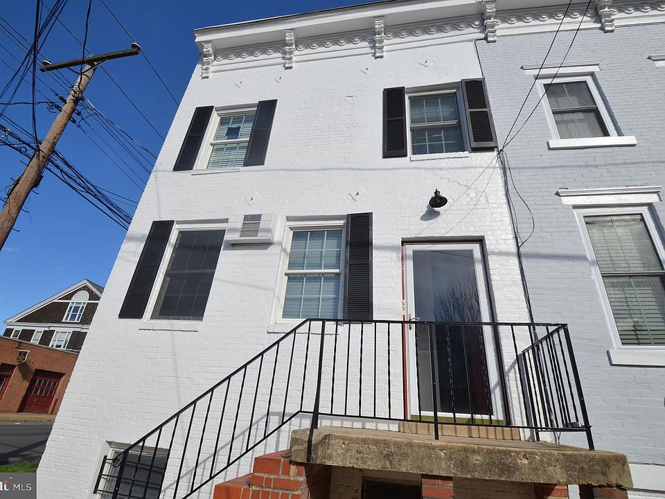1st image of 133 N Payne St Unit 1