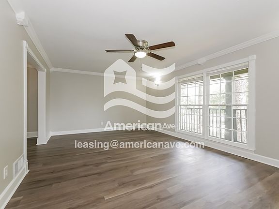 893979_003_wm_-_living_room_13004241.jpg