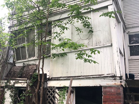 2nd image of 3935 Garfield Ave