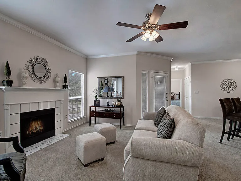 Indian Creek Apartments — Photo 23