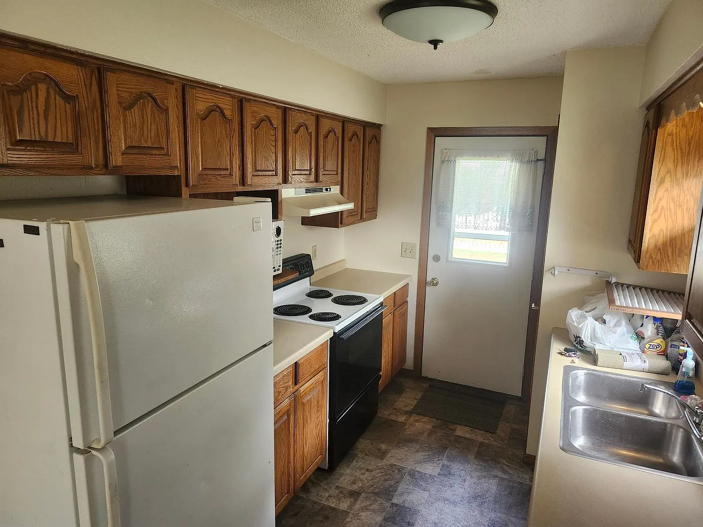 $1195| 2BD 1BA| 2726 Hallie Lane| Available now! — Photo 3