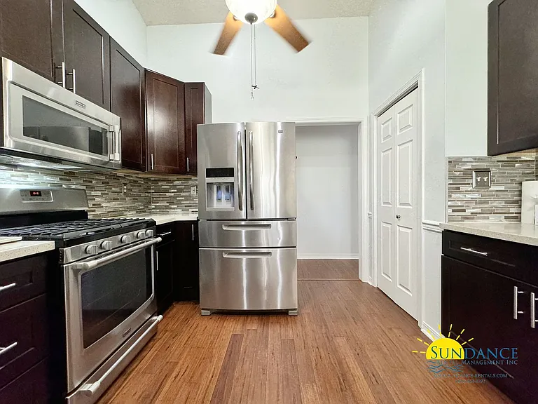 701 Lynn Brk E — Photo 8