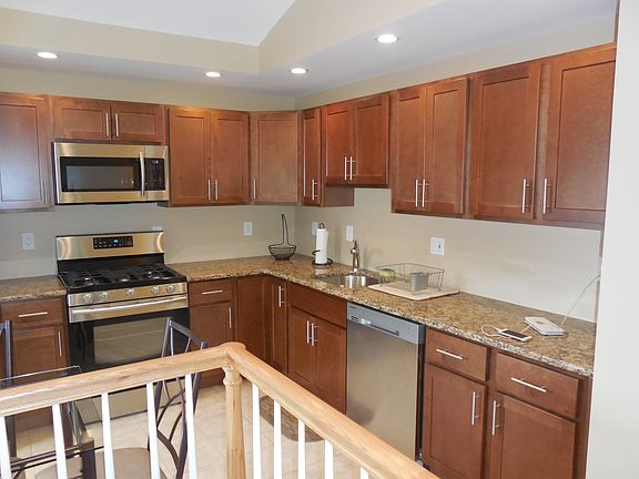 4th image of 151 Bourne Ave