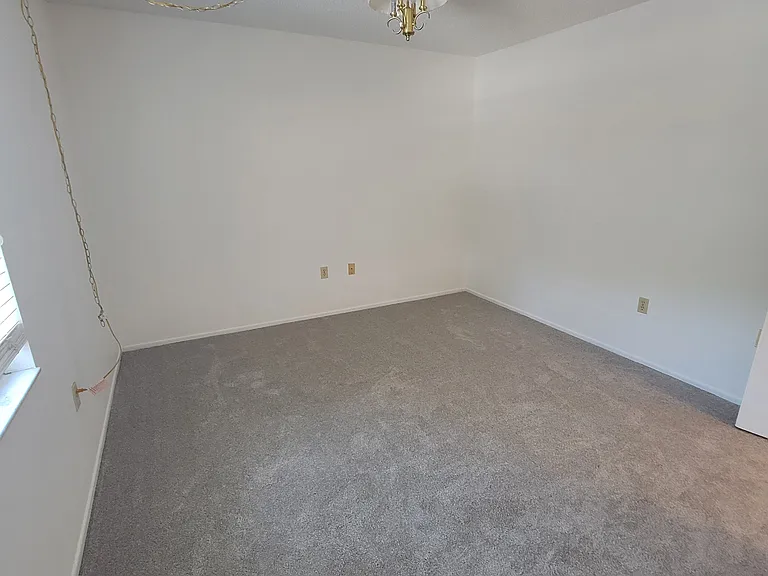 4863 Village Gardens Dr — Photo 11