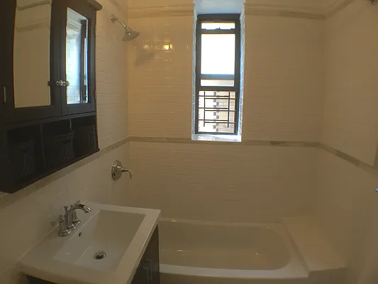 Rented by Newcastle Realty Services | media 18