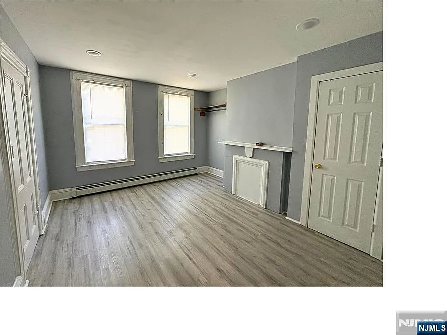 93 Highland St — Photo 3