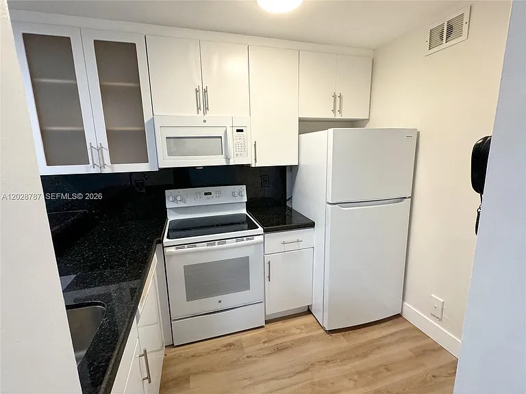 13965 SW 91st Ter #13965 — Photo 17