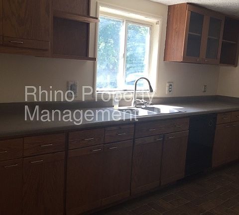 4th image of 1220 W Parkway Ave