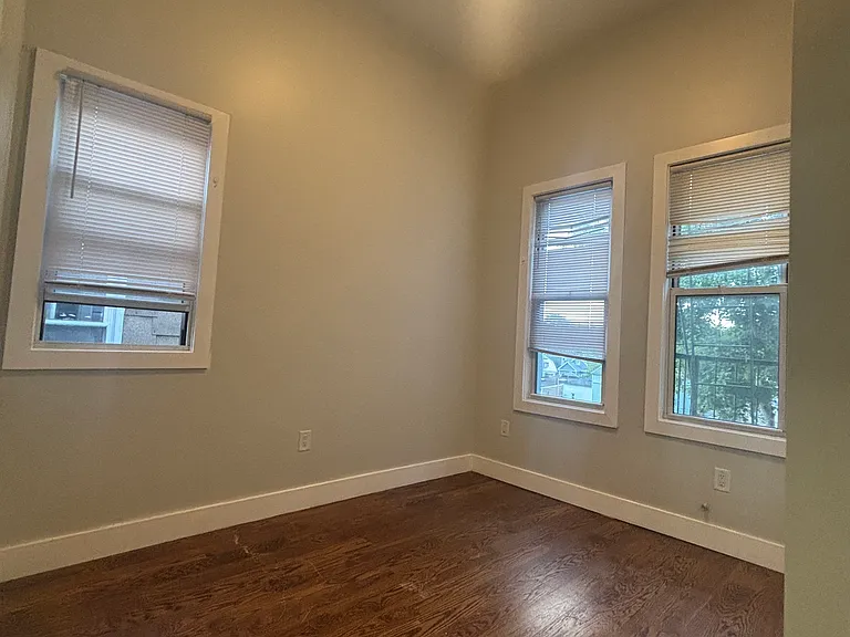 112 Duncan Ave #C — Photo 3