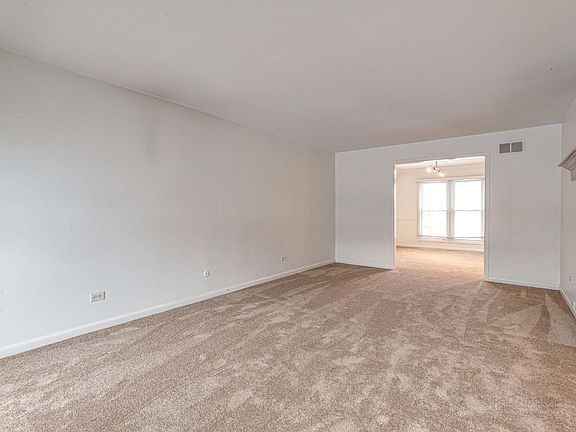 5th image of 875 Garfield Ave
