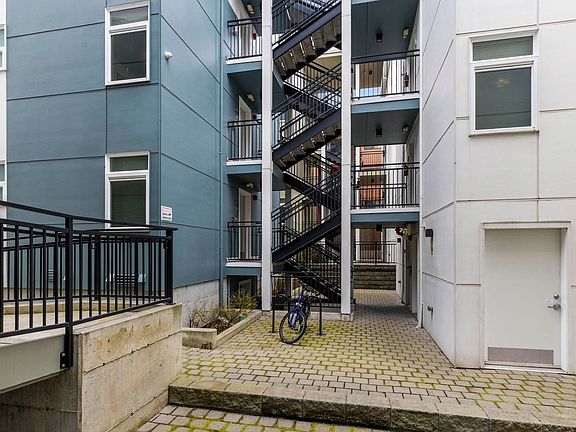 5th image of 4215-4221 9th Ave NE #D83ec4b6e