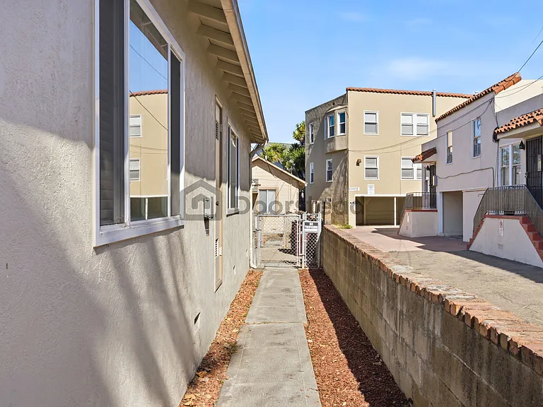 4339 Adeline St #A — Photo 3
