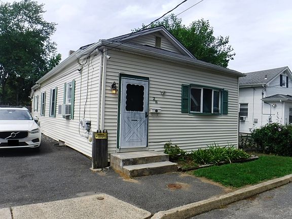 3rd image of 28 York Ave