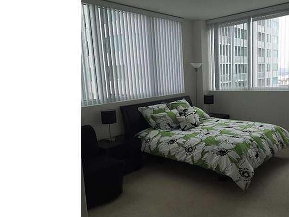 4th image of 253 NE 2nd St APT 1703
