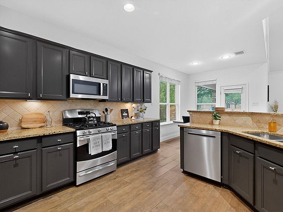 3rd image of 1510 Coldwater Holw