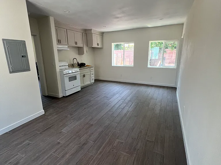 1340 E Market St #B — Photo 8