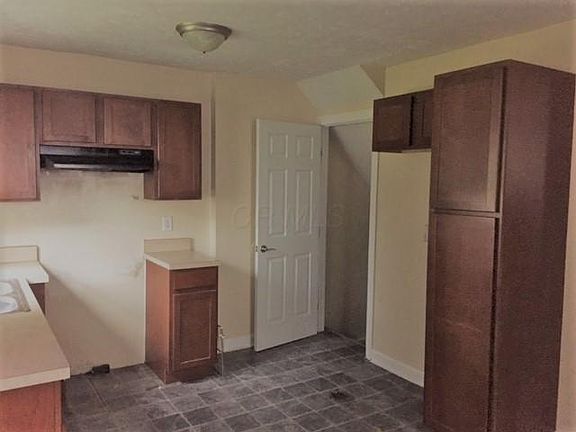 3rd image of 140 Woodcliff Dr