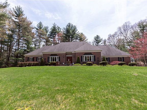 3rd image of 10 Severn Ct