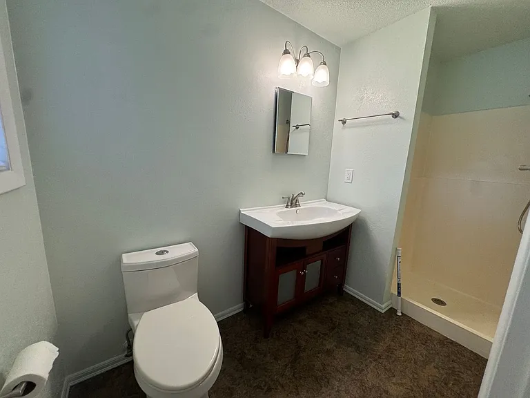 15928 N Umpqua Hwy — Photo 25