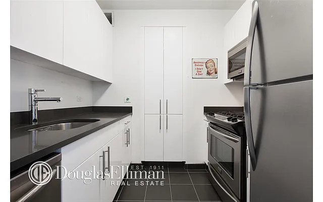 Rented by Douglas Elliman | media 15