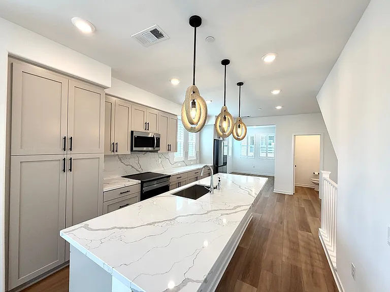 135 Evergreen Ln — Photo 16