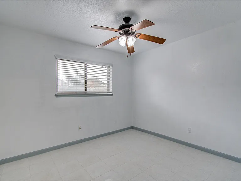2538 Knights Cir — Photo 24