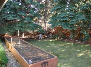 9 W Ray Ave, Red Deer, AB T4P 3B9
