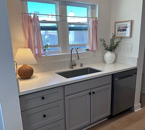 3rd image of 820 10th St Unit C