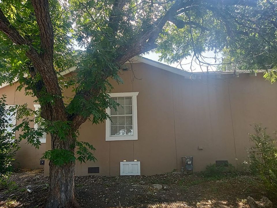 1st image of 502 Topeka Blvd