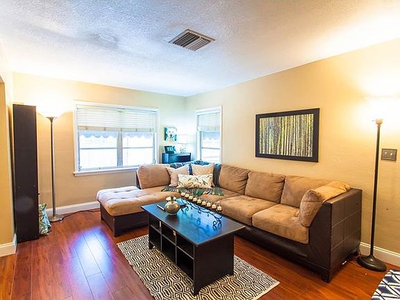 2nd image of 817 Weldona Ln