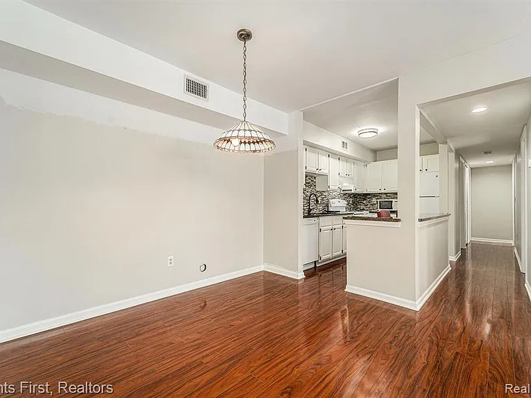 164 Pinewood Dr — Photo 5