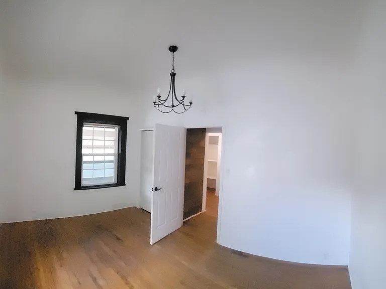 1311 S Person St — Photo 6