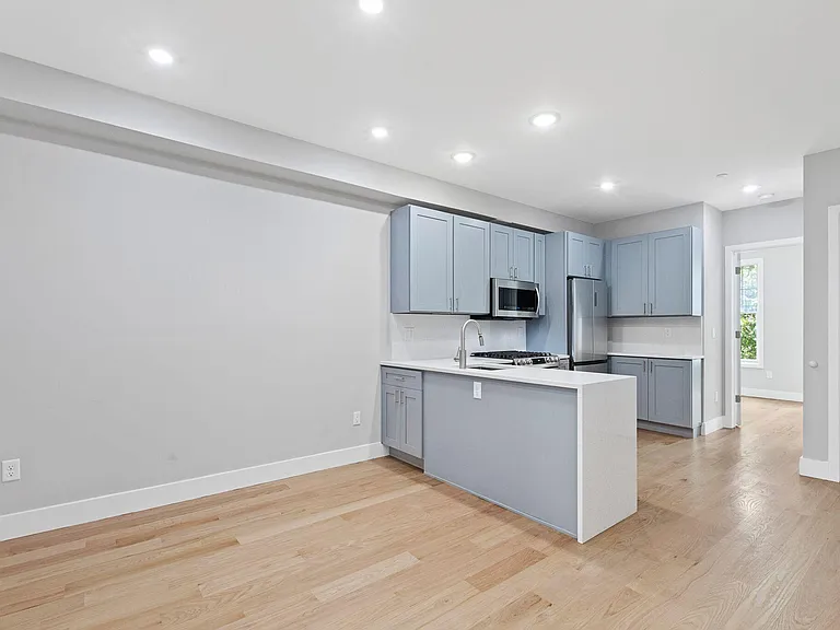 628 Bloomfield St #2 — Photo 7