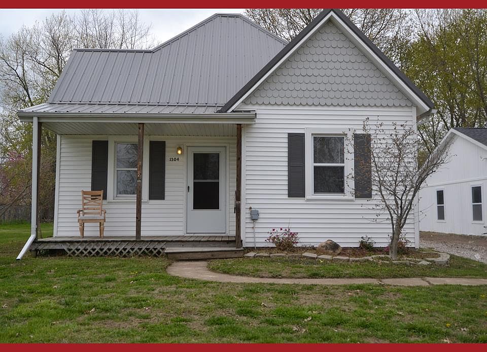 1st image of 1304 S Cottage Grove Ave