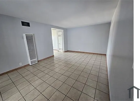 108 E 47th Pl — Photo 2