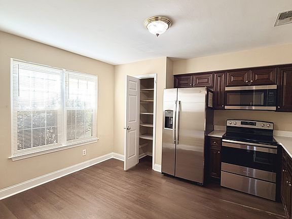 5th image of 312 Seeman Ct #1