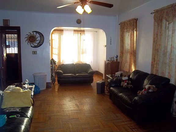 4th image of 2734 Tenbroeck Ave