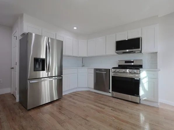 3 Appian Pl #1A, Boston, MA 02128