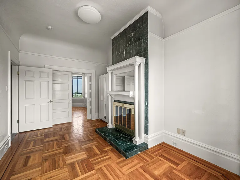 838 Green St — Photo 35