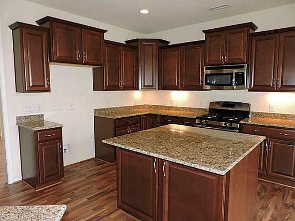 3rd image of 514 Linton Cir