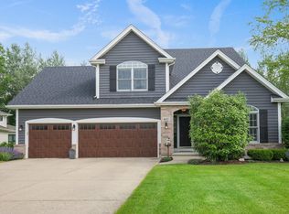 837 Wedgewood Dr, Crystal Lake, IL 60014