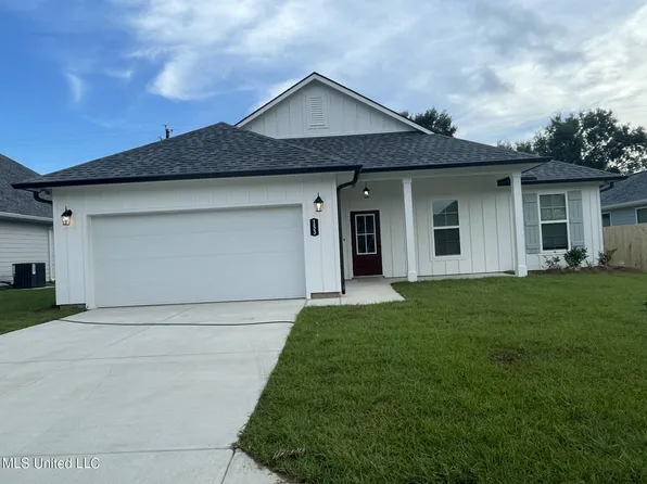 153 Le Moyne St, Bay Saint Louis, MS 39520