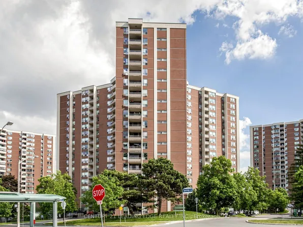 5 Vicora Linkway Unit 304, Toronto, ON M3C 1A6