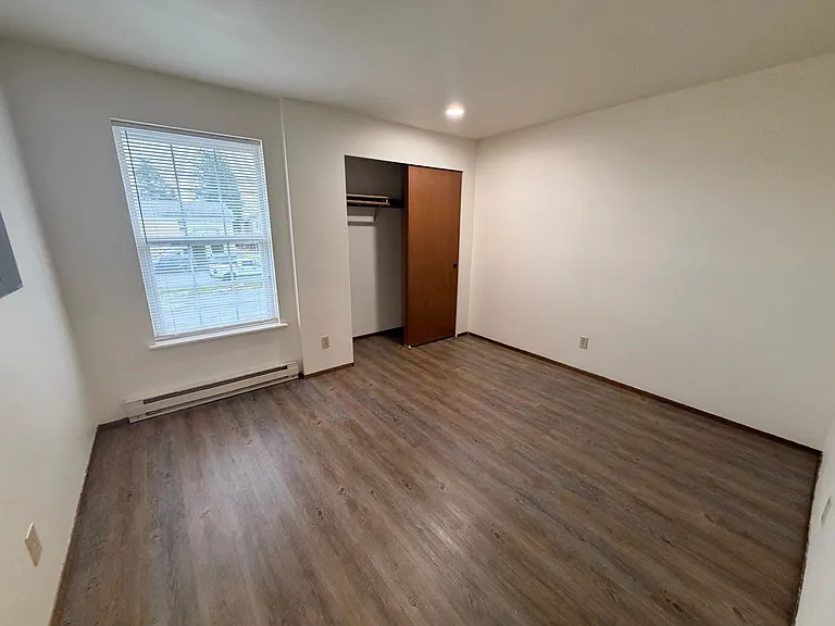 5681 Eagle Pkwy — Photo 14