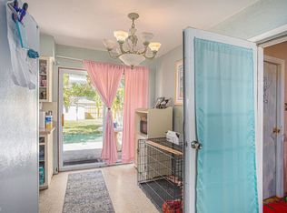 1740R Grove Dr, Clearwater, FL 33759
