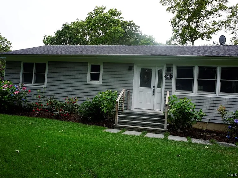 66 Crystal Dr — Photo 2