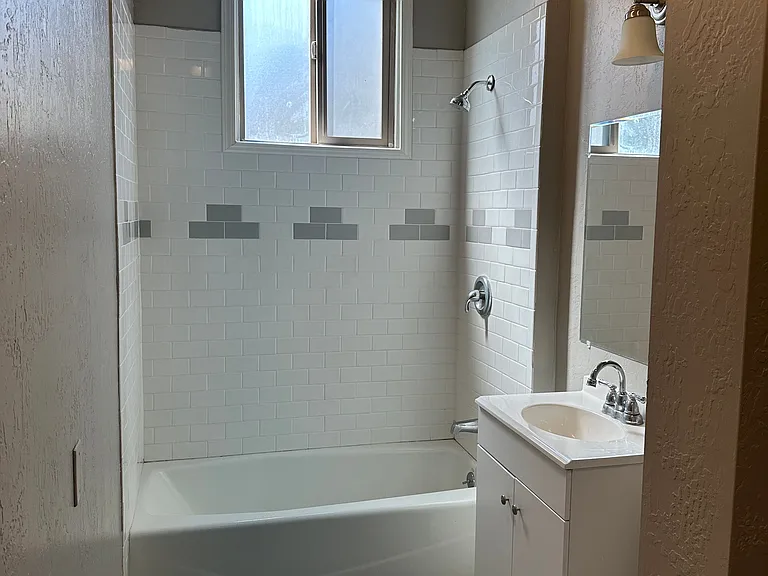 2515 K St #5 — Photo 9