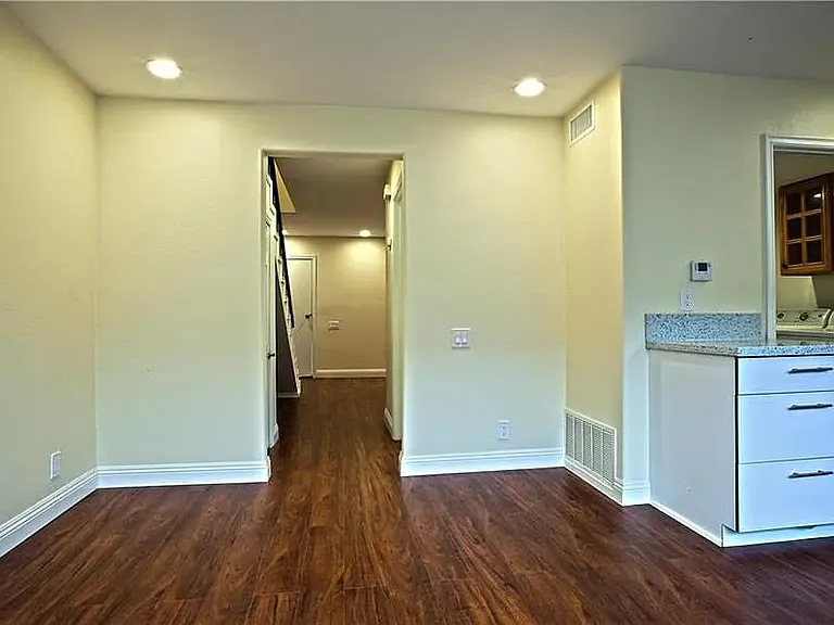 799 Windwood Dr — Photo 4