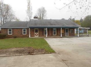 6129 Overhills Rd, Spring Lake, NC 28390